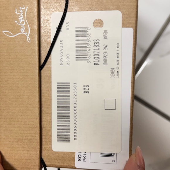 Louboutin So Kate Heels - BRAND NEW - Picture 8 of 9